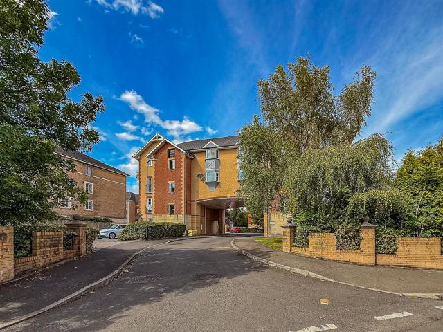 Apartment for rent in Cardiff International Sports Village, Falcon Lodge