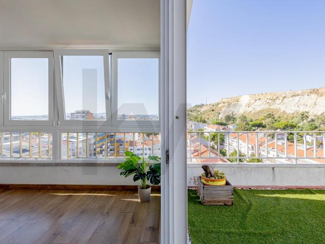 Apartamento alugar em Santo António da Caparica, Almada