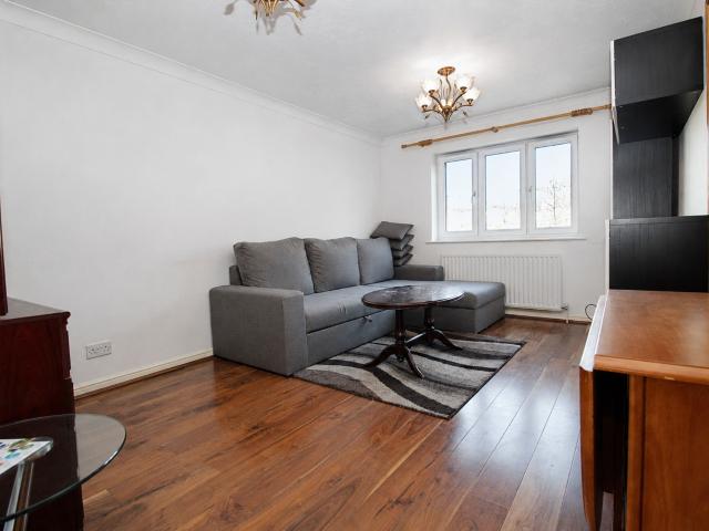 Apartment for rent in Dollis Hill, Greater London