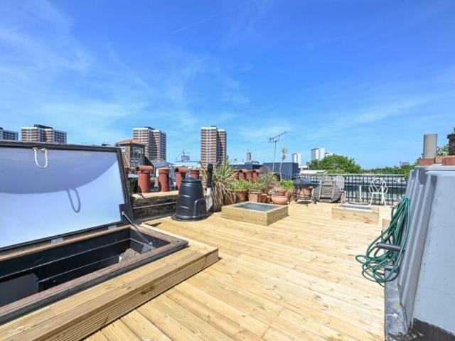 Apartment for rent in Brook Green, Greater London