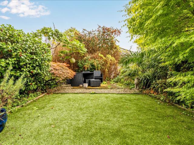 Apartment for rent in Brook Green, Greater London