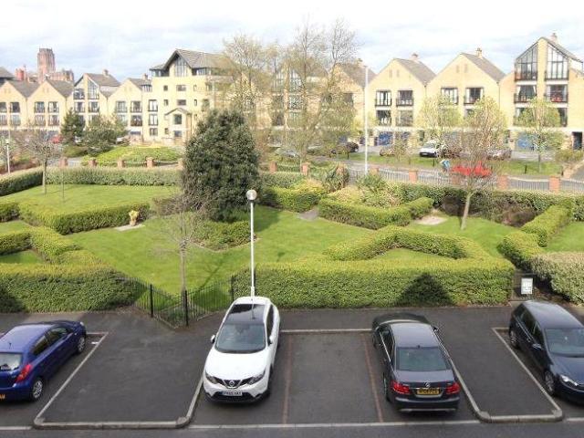 Apartment for rent in Calderstones