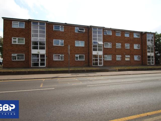 Apartment for rent in Rush Green, Greater London