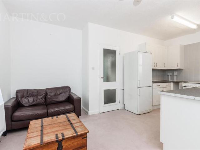 Apartment for rent in North Kensington, Greater London