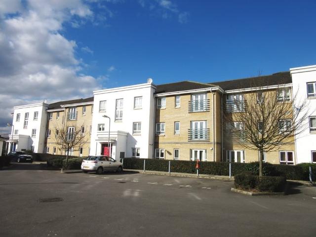 Apartment for rent in Colnbrook with Poyle, Slough