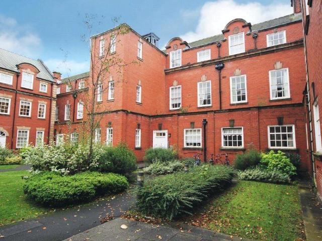 Apartment for rent in Allerton, Calderstones