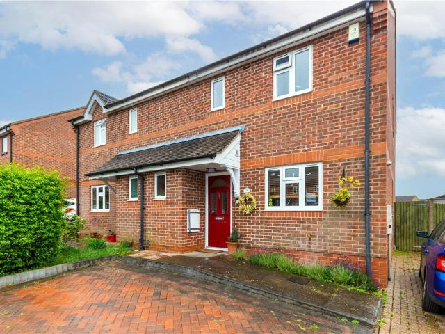 Apartment for rent in Five Acres, Hertfordshire
