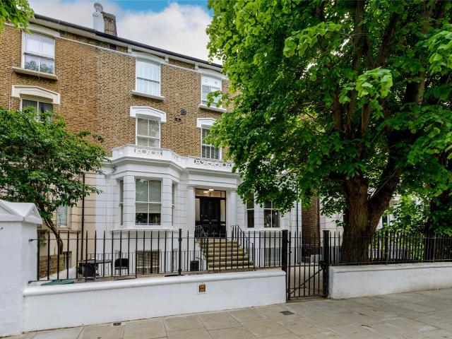 Apartment for rent in North Kensington, Greater London