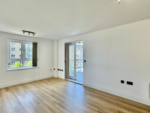 Apartment for rent in Isle Of Dogs, Isle Of Man