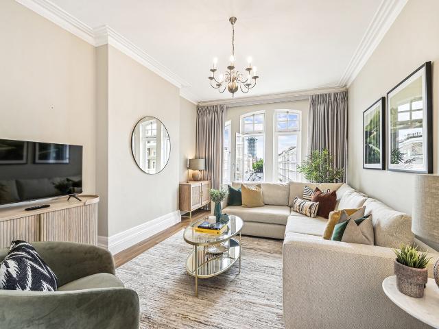 Apartment for rent in South Kensington, Greater London