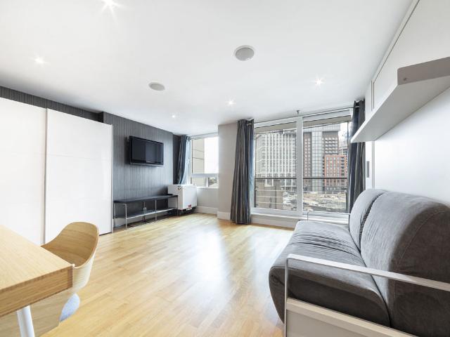 Apartment for rent in Vauxhall, Greater London