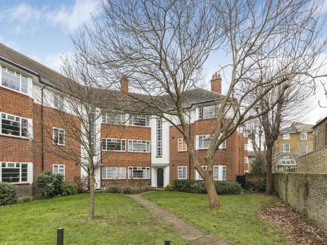 Apartment for rent in Mortlake, Greater London