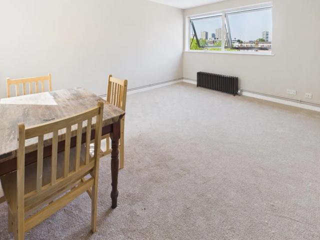 Apartment for rent in Battersea, Greater London