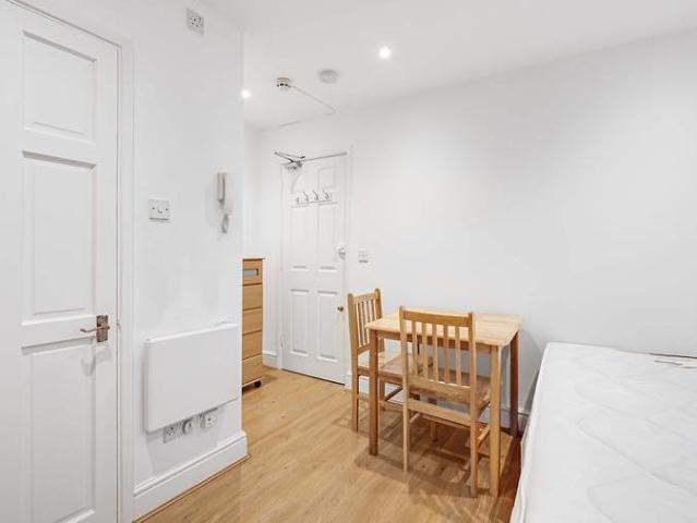 Apartment for rent in Bayswater, Greater London