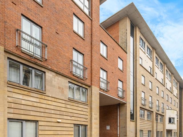 Apartment for rent in Cardiff Bay, Falcon Lodge