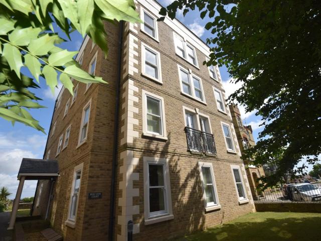 Apartment for rent in Binstead, Ryde