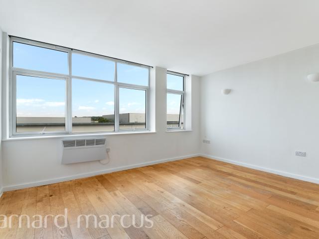 Apartment for rent in London Borough of Croydon, Waddon