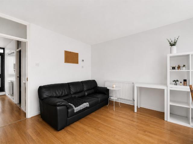 Apartment for rent in Chalk Farm, Greater London