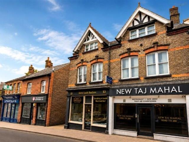 Apartment for rent in Hatching Green, Five Acres