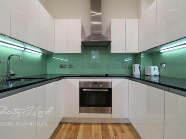 Apartment for rent in West Hackney, Greater London