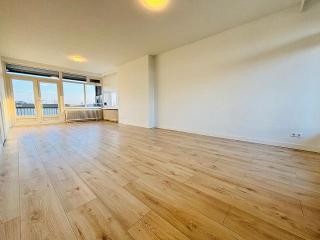 Appartement te huur in Bloemenbuurt, Zuid Holland