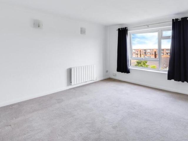 Apartment for rent in London Borough of Hounslow, Hanworth