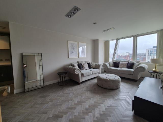 Apartment for rent in Waterfront, Calderstones