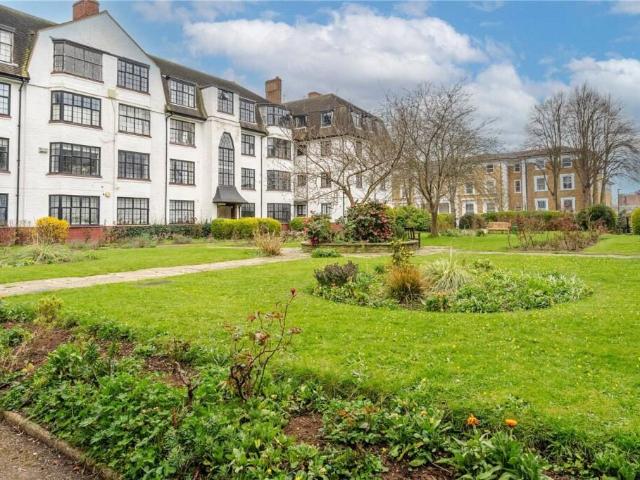 Apartment for rent in Streatham Hill, Greater London