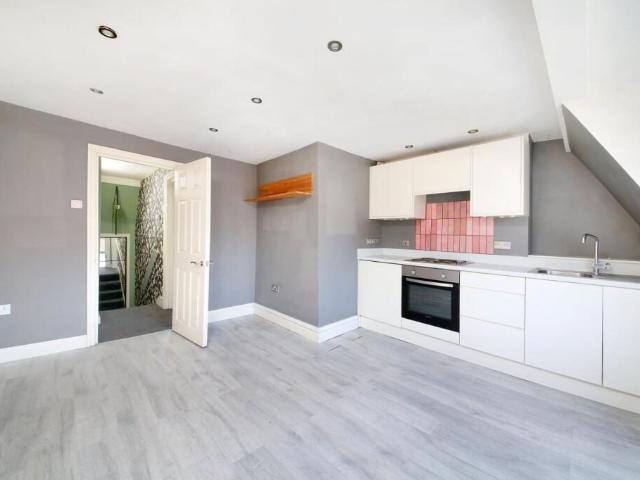 Apartment for rent in Streatham, Greater London