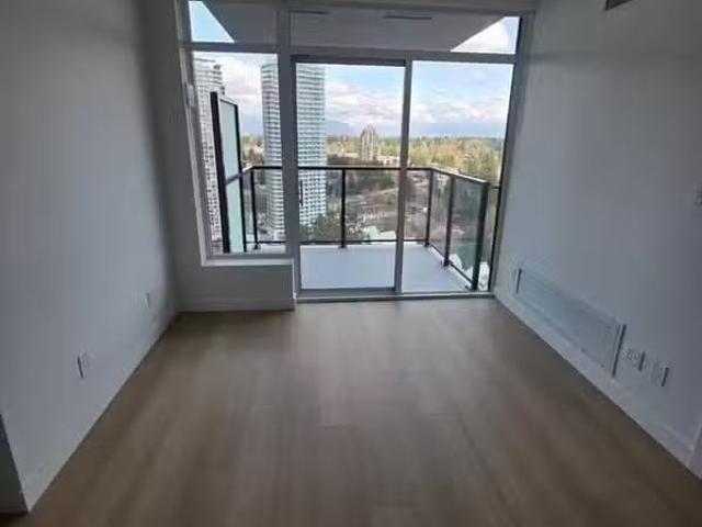 Apartment for rent in Surrey, British Columbia
