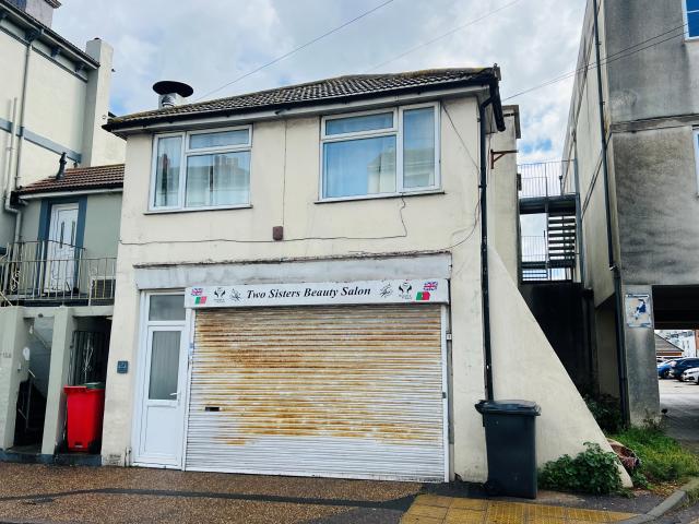 Apartment for rent in Roselands, Eastbourne