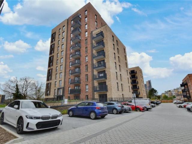 Apartment for rent in Holywell Estate, North Watford