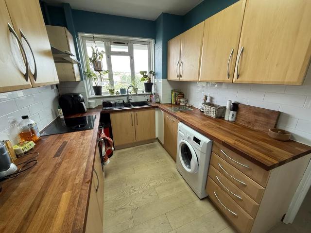 Apartment for rent in Mapesbury, Greater London