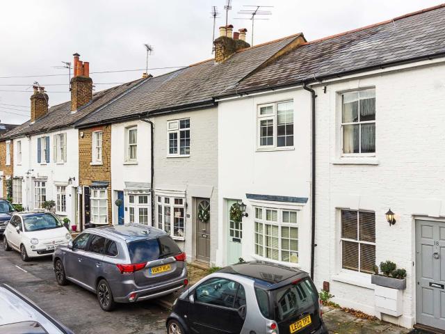Apartment for rent in St Margarets, Greater London
