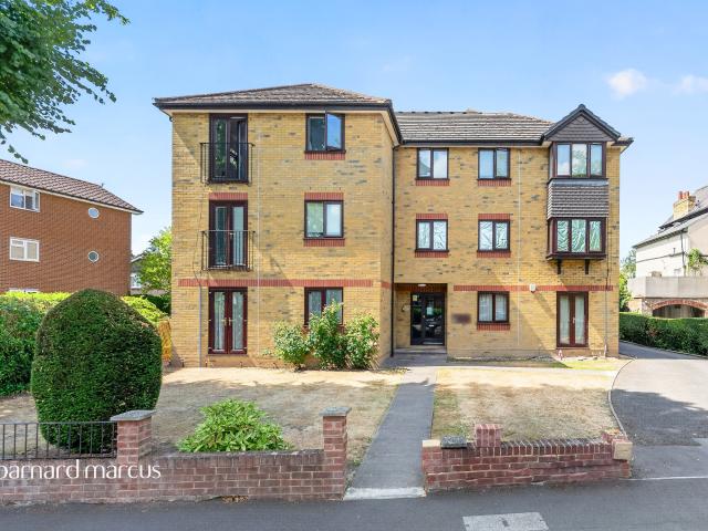 Apartment for rent in Cuddington, Epsom and Ewell