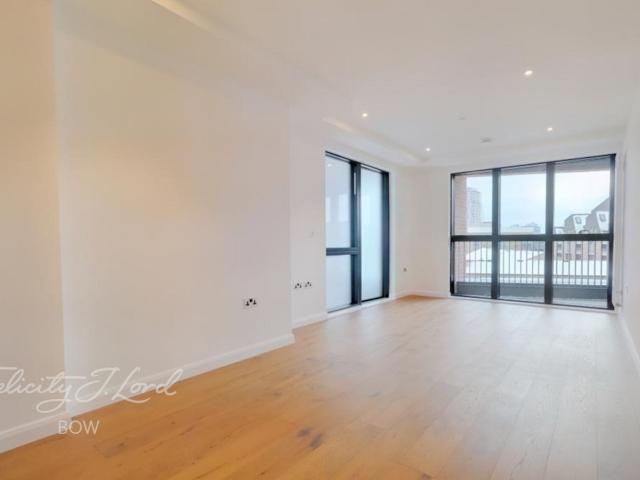 Apartment for rent in Mile End, Greater London