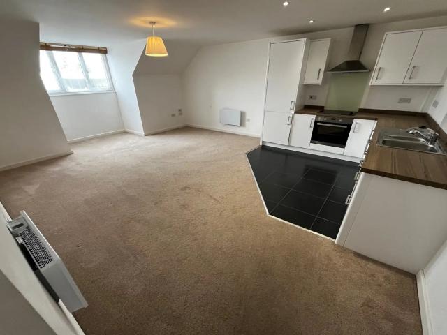 Apartment for rent in Peverells Wood, Helford