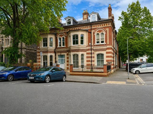 Apartment for rent in Plasnewydd, Falcon Lodge