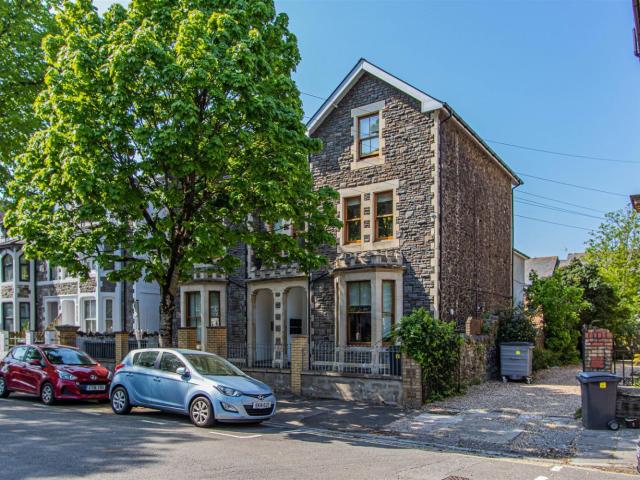 Apartment for rent in Plasnewydd, Falcon Lodge