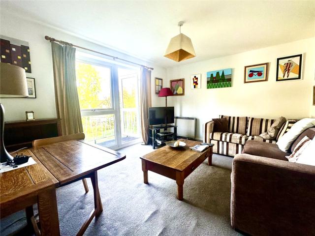 Apartment for rent in Motspur Park, Greater London