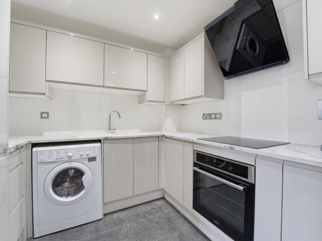 Apartment for rent in Harmondsworth, Greater London