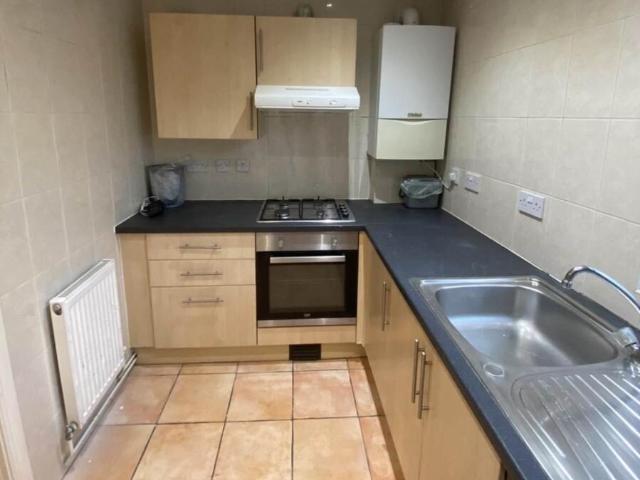 Apartment for rent in Furzedown, Greater London