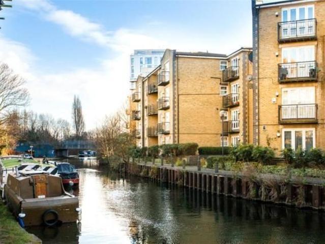 Apartment for rent in Mile End, Greater London
