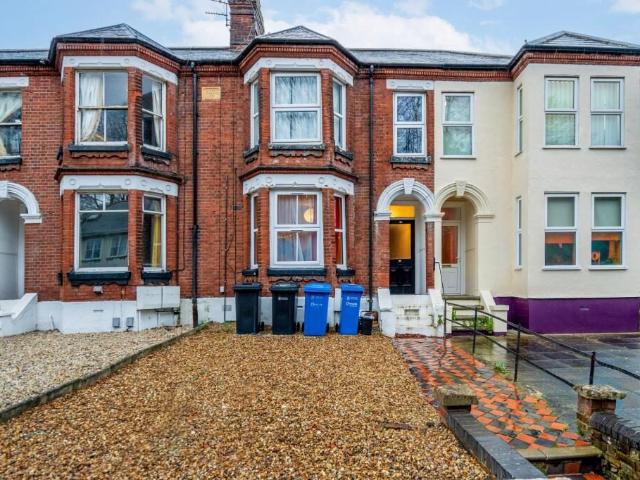 Apartment for rent in Heigham Grove, East Bank