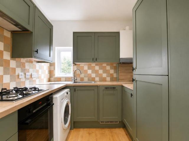 Apartment for rent in North Sheen, Greater London