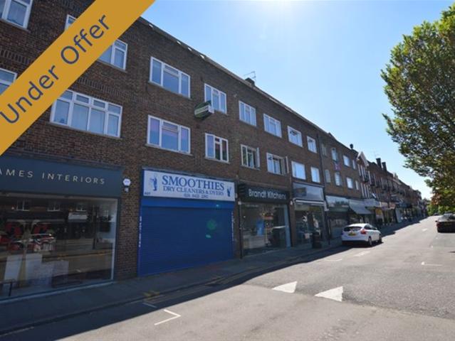 Apartment for rent in Hatch End, Greater London