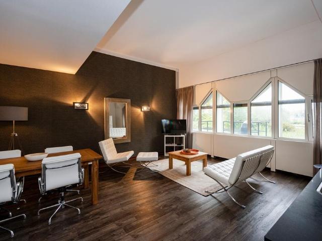 Appartement te huur in De Mors, Zuid Holland