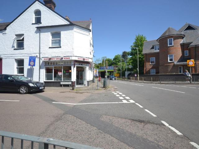 Apartment for rent in Hatching Green, Five Acres