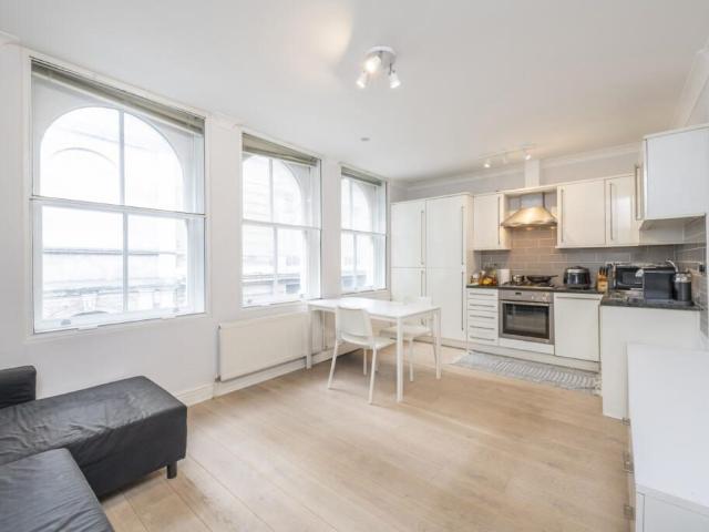 Apartment for rent in Victoria, Greater London
