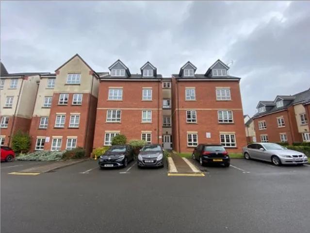Apartment for rent in Woodloes Park, Green Close
